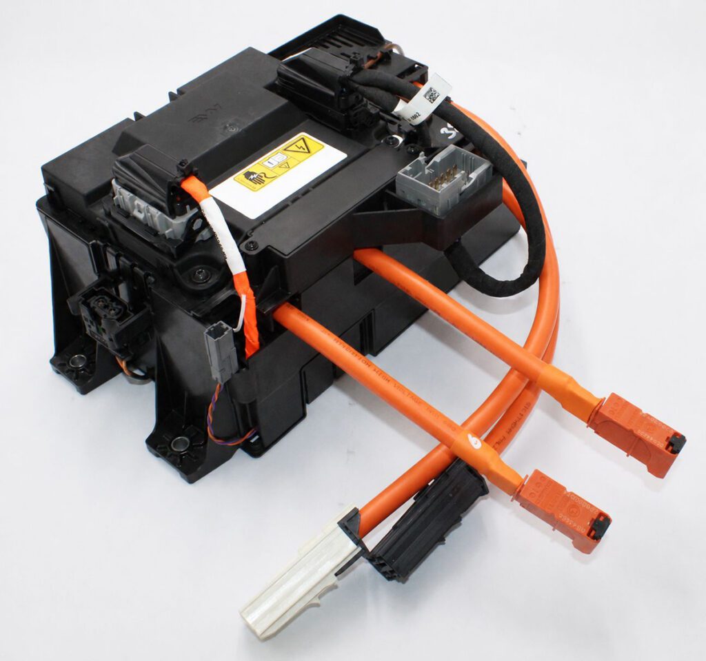 hofer powerTec’s battery disconnect unit for electric buses enters series production