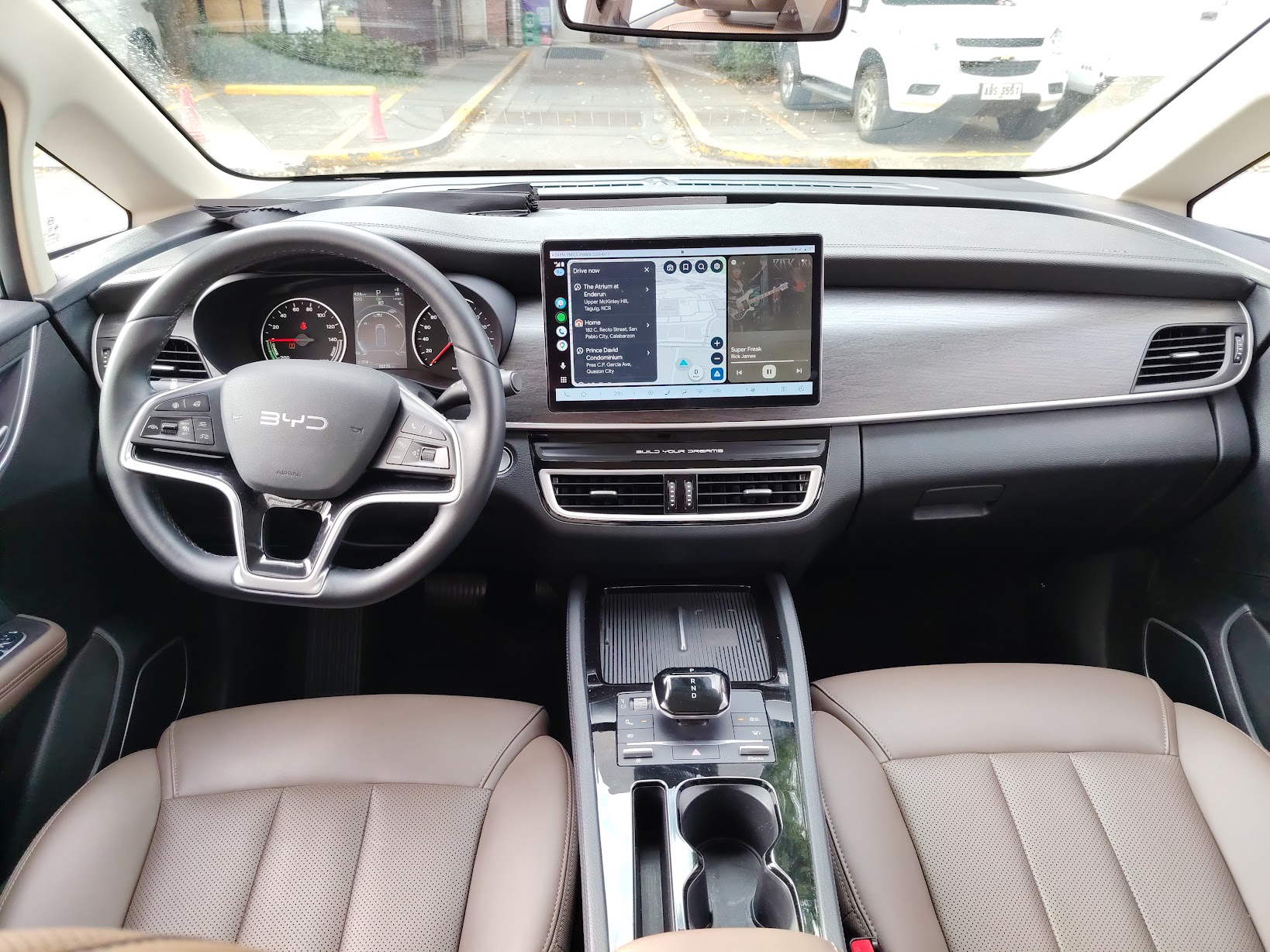 Test Drive: BYD eMAX7 & the Quiet Shock of an Electric Future for the Soccer Mom