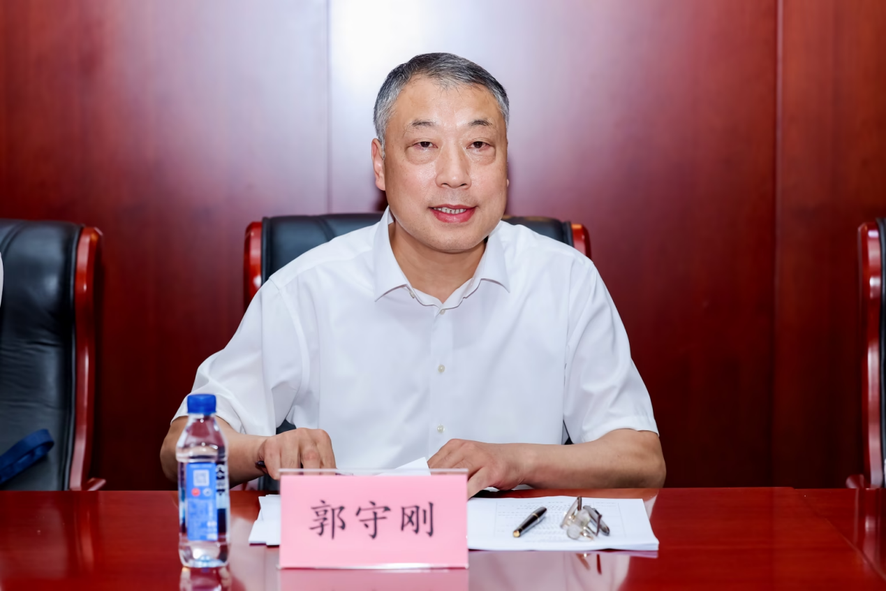 China’s MIIT Signals Fast-Track Support for Smart Connected EVs